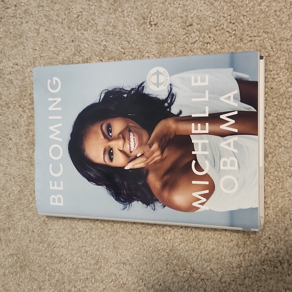 Becoming Book by Michelle Obama - Picture 1 of 3